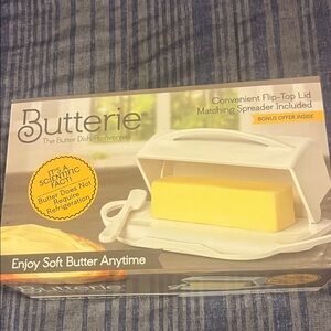 Butterie Flip-Top Butter Dish with Matching Spreader - White & Yellow